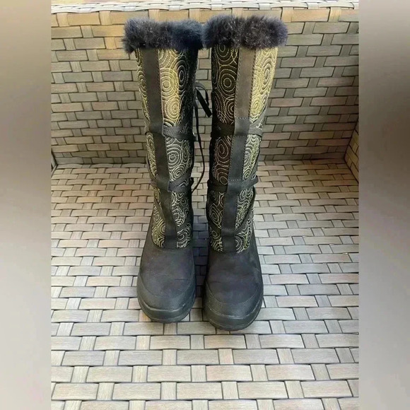 Timberland Women’s Black Waterproof Leather & Gold Tall Fur Winter Boot Size 6 - Picture 4 of 7